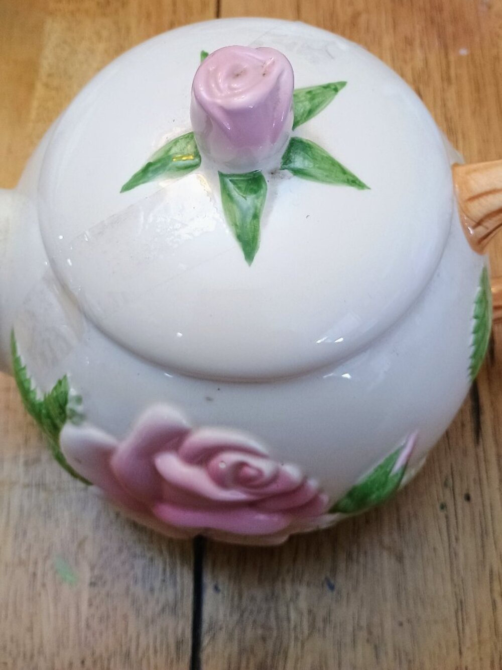 Vintage Roses teapot